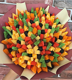 Съедобный букет "Закусочный" с сыром и оливками