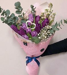 MONO 11.0 букет из тюльпан и эвкалипта