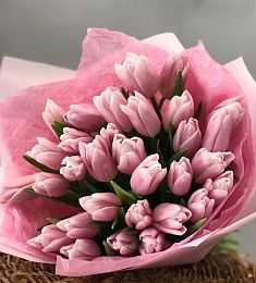 Букет из 33 тюльпанов