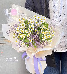 Букет "Любит - не любит" S из ромашек