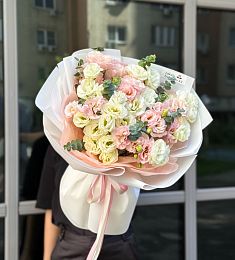 Букет "Этель" из лизиантуса и эвкалипта