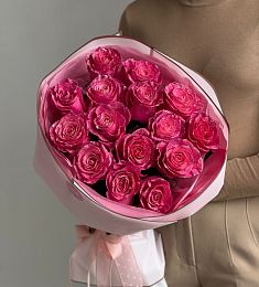 Букет из 15 малиновых блестящих  роз
