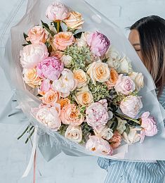БУКЕТ "МАНИЛА" из роз и пионов