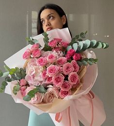 Букет "Фиджи" из гортензий, роз и эвкалипта 