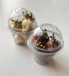 Клубника в стакане. Клубника в шоколаде в удобной упаковке