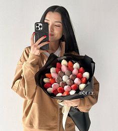 Клубничный букет "Маэстро" из клубники в шоколаде 